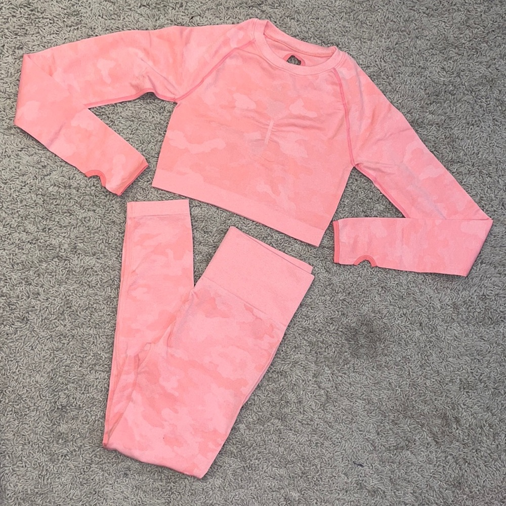 Camo Peach-2pcs Seamless Workout Set - Size Medium